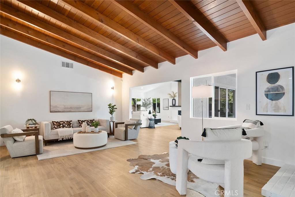 Woodland Hills, CA 91364,4701 Deseret DR