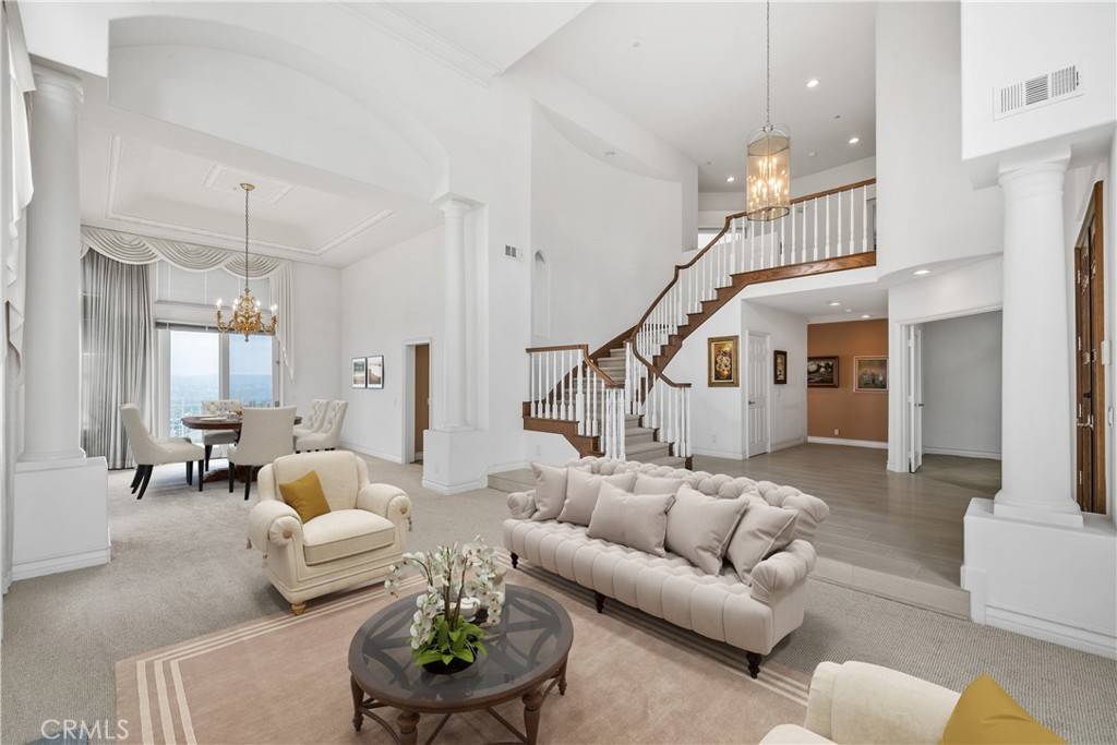 Woodland Hills, CA 91367,24926 Vista Verenda