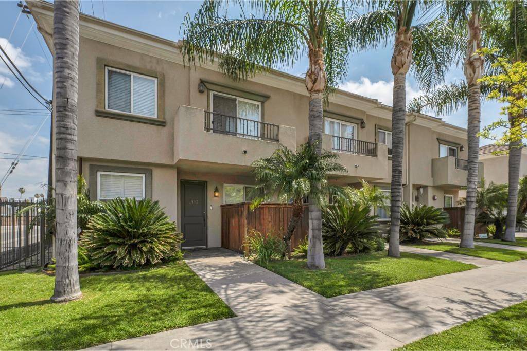 Canoga Park, CA 91303,7132 Farralone AVE #203