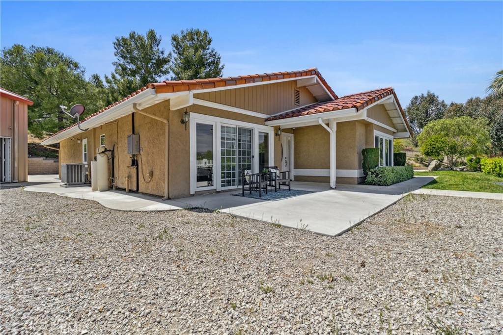 Castaic, CA 91384,30120 Hasley Canyon RD