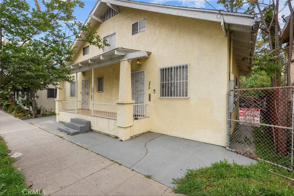 Los Angeles, CA 90011,2619 Trinity ST
