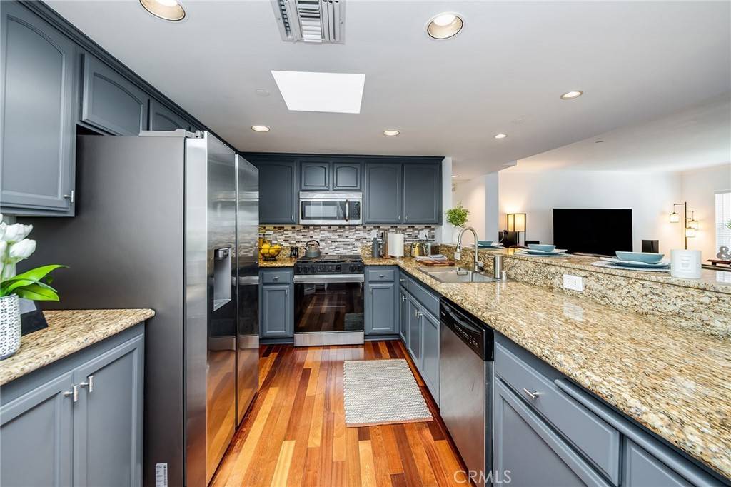 Valley Village, CA 91607,4832 Whitsett AVE #305