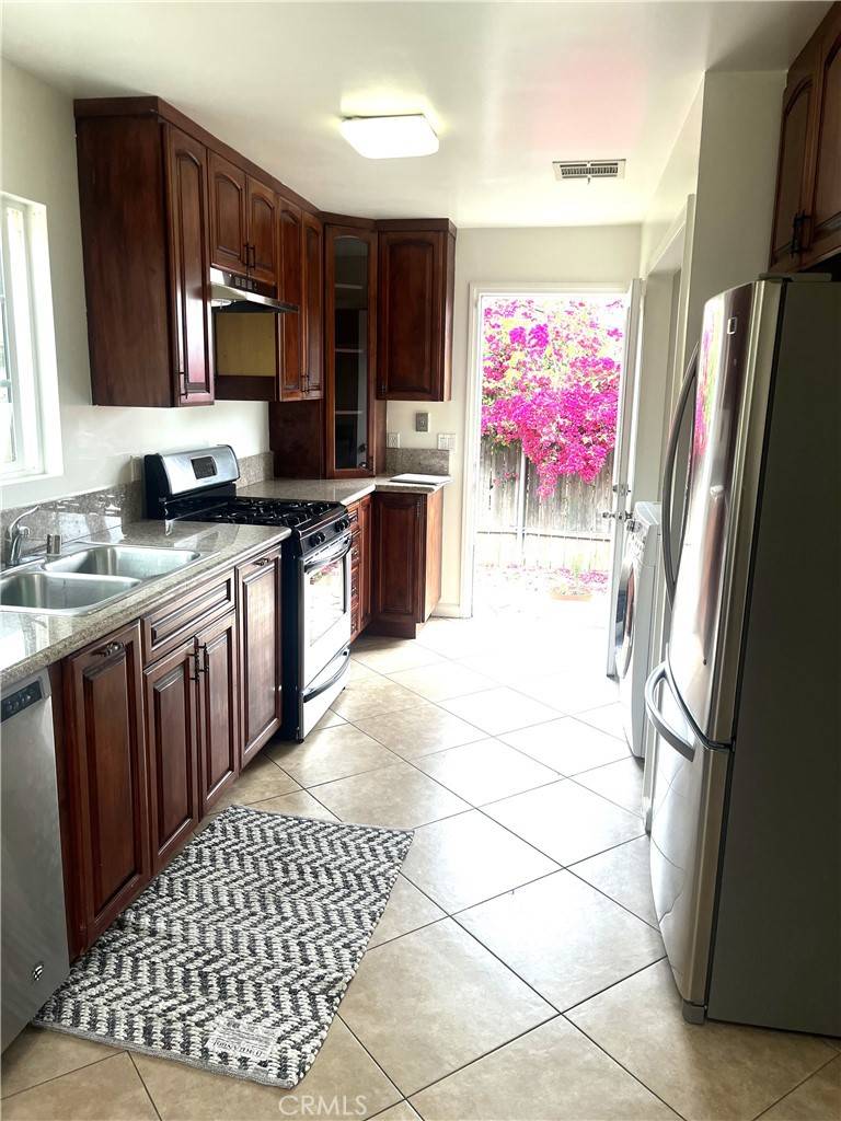 Woodland Hills, CA 91364,5333 Canoga AVE