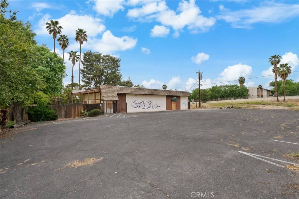 Bakersfield, CA 93305,200 W Jeffrey ST