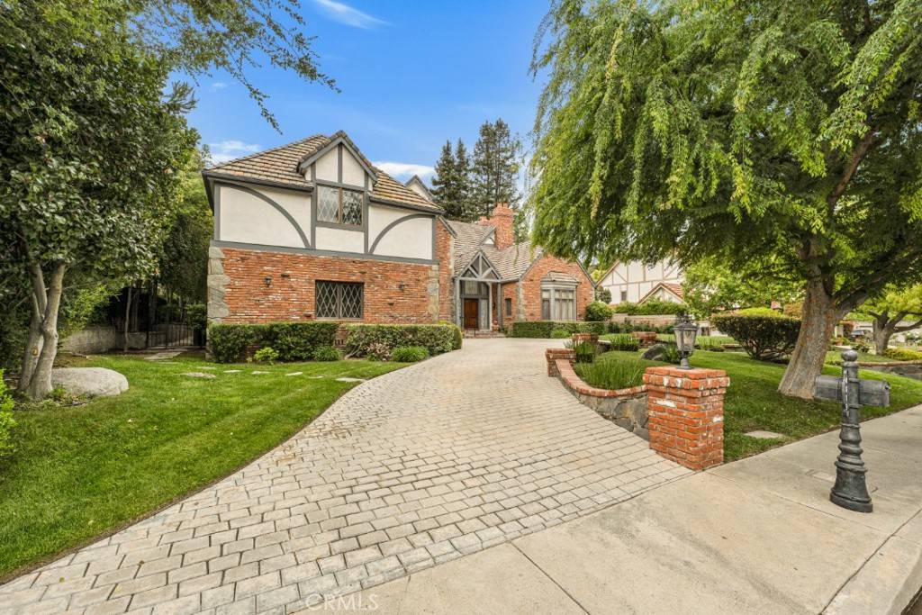 Woodland Hills, CA 91364,4619 Westchester DR