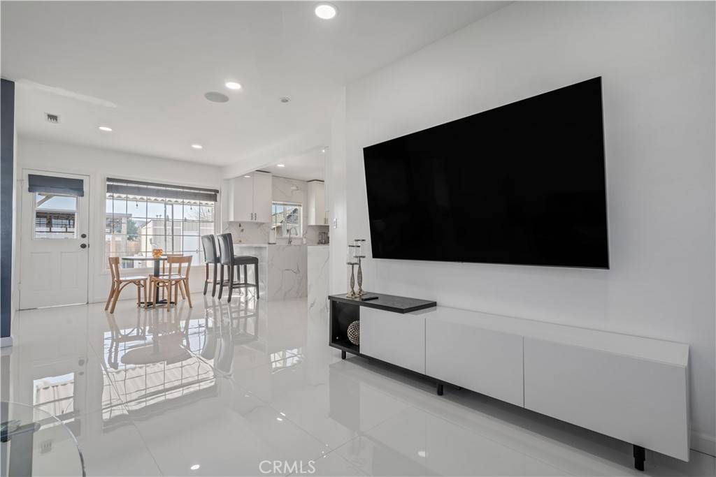 Encino, CA 91316,17928 Duncan ST