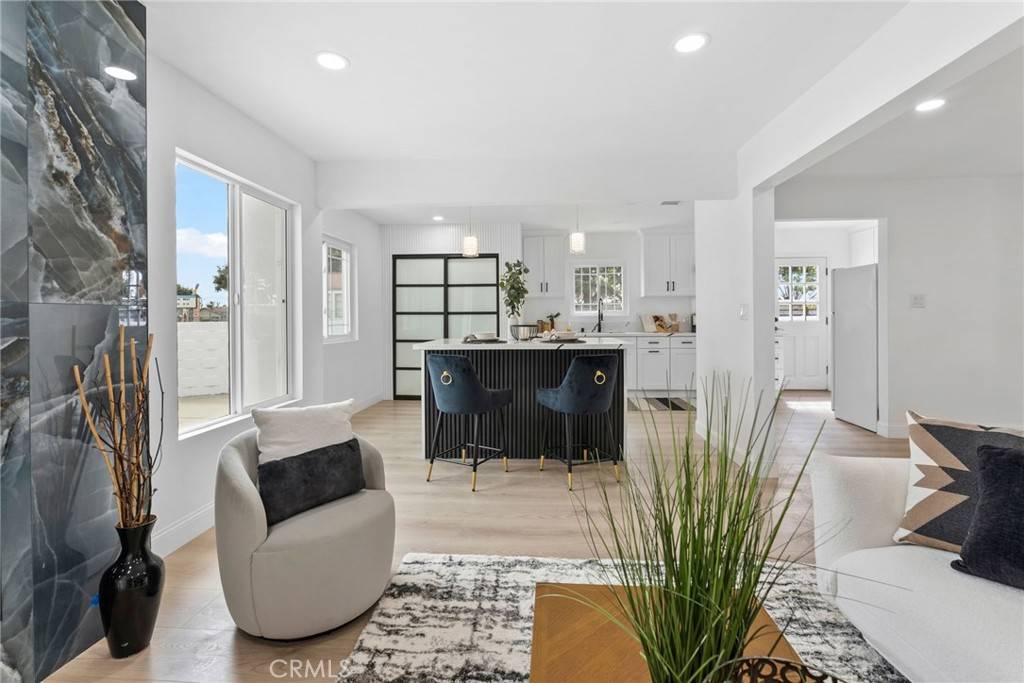 Downey, CA 90240,9246 Manzanar AVE