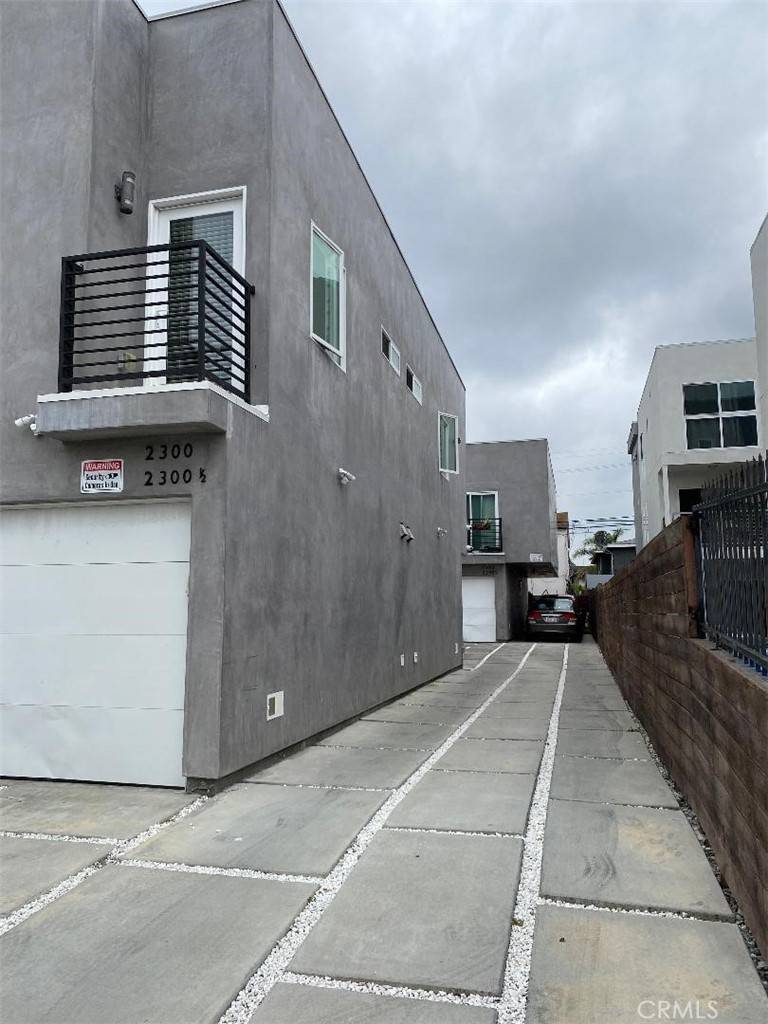 Los Angeles, CA 90016,2300 Carmona AVE