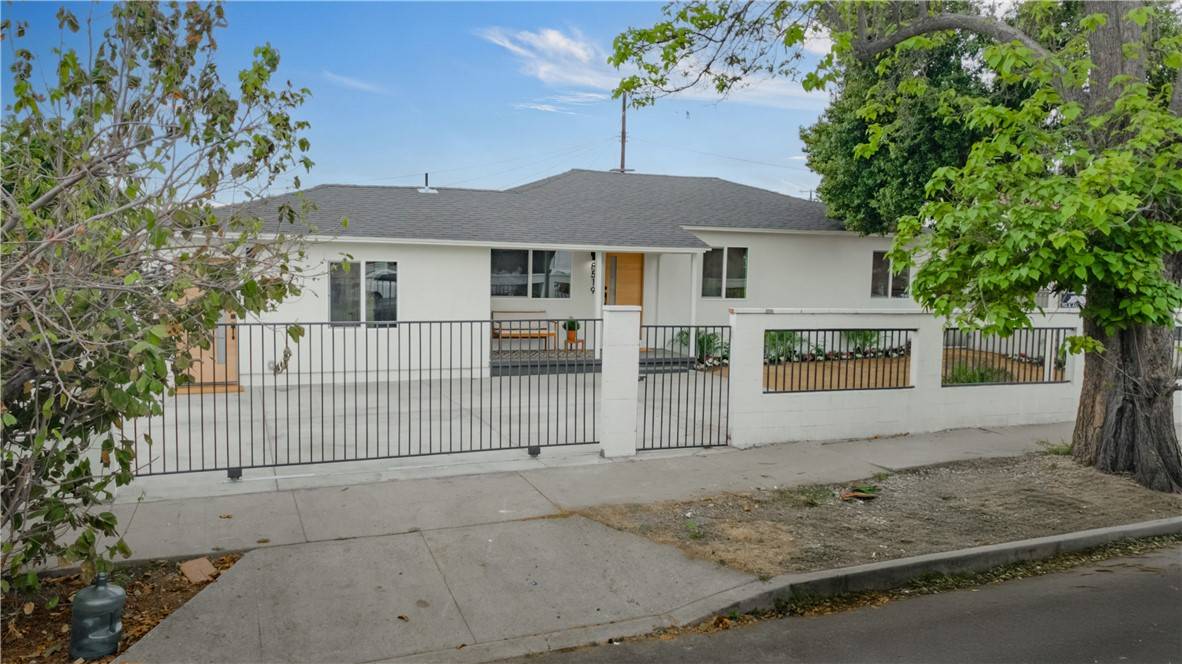 Panorama City, CA 91402,8519 Wakefield AVE