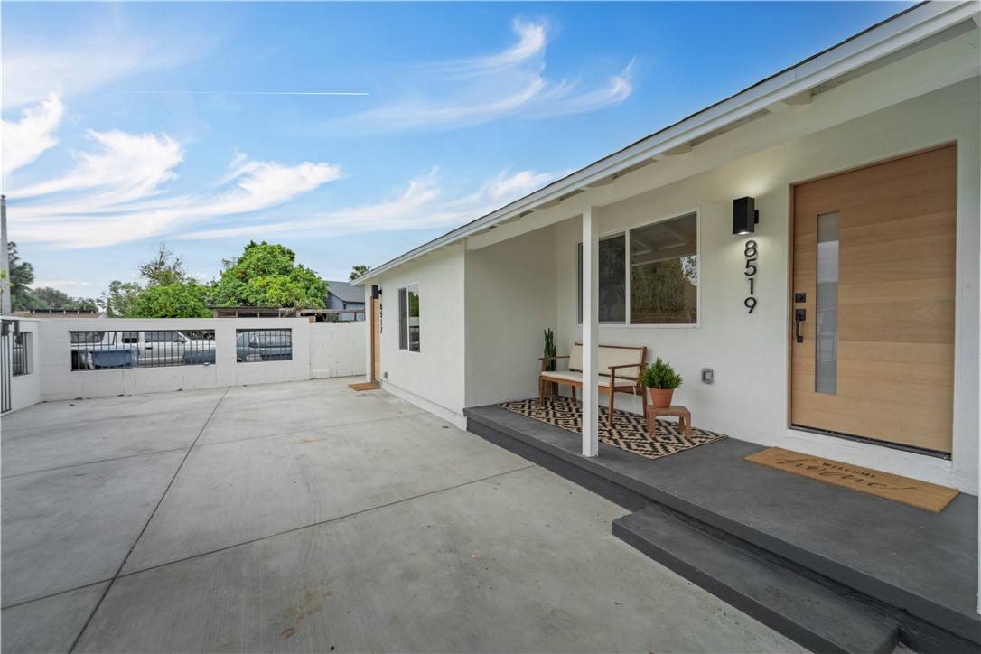 Panorama City, CA 91402,8519 Wakefield AVE