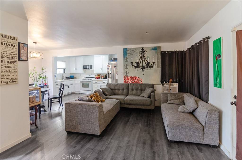 Reseda, CA 91335,6941 Newcastle AVE