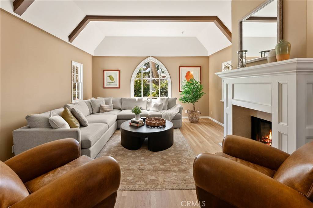 Santa Monica, CA 90402,549 15th ST