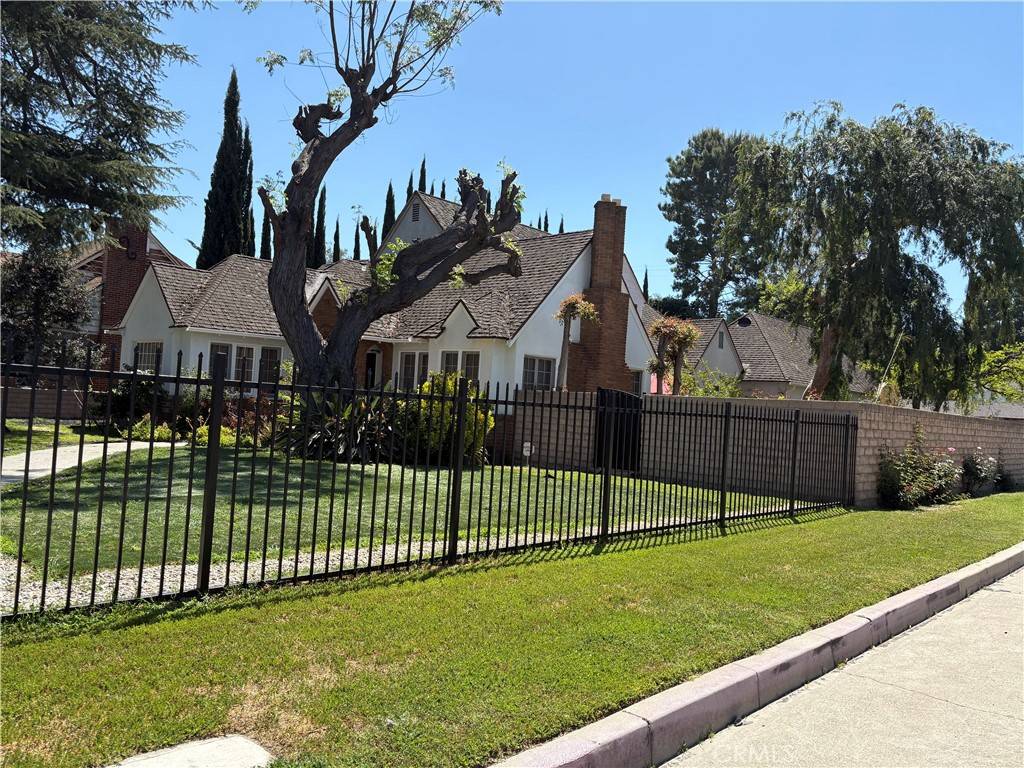 West Toluca Lake, CA 91602,11122 Hortense ST