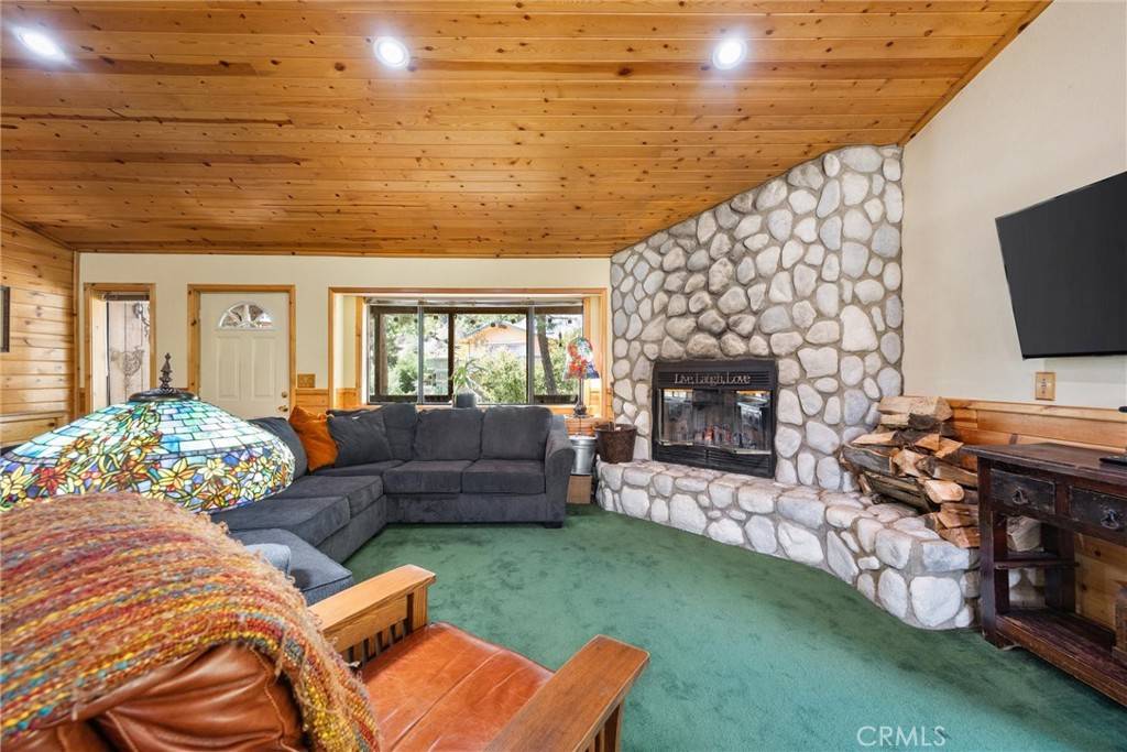 Pine Mountain Club, CA 93222,2105 Pinewood Ct.