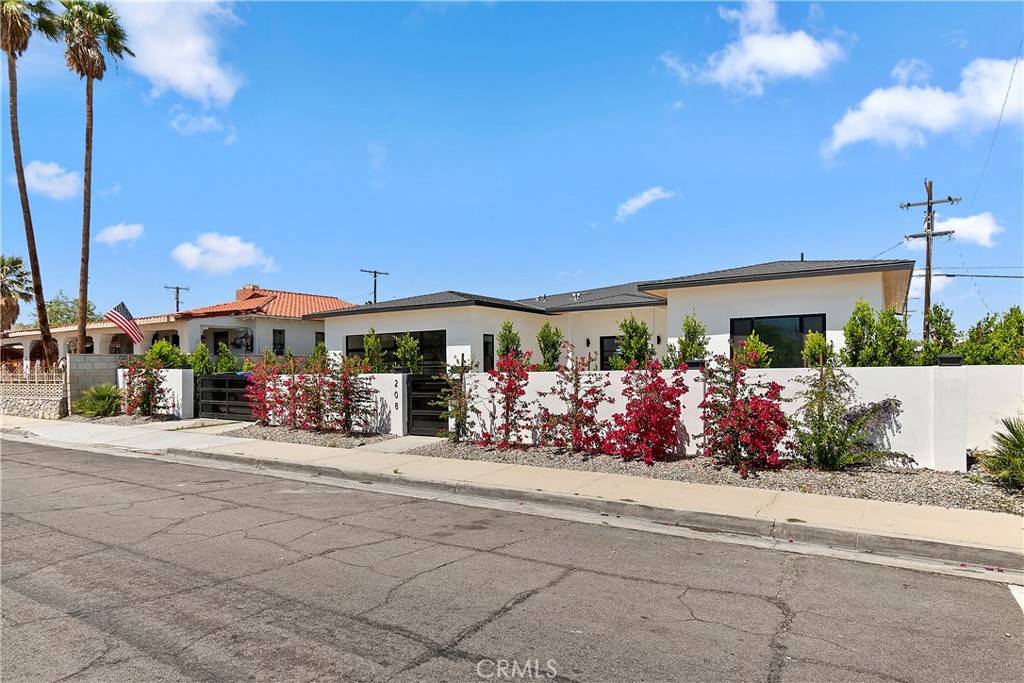 Palm Springs, CA 92262,208 W ROSA PARKS RD