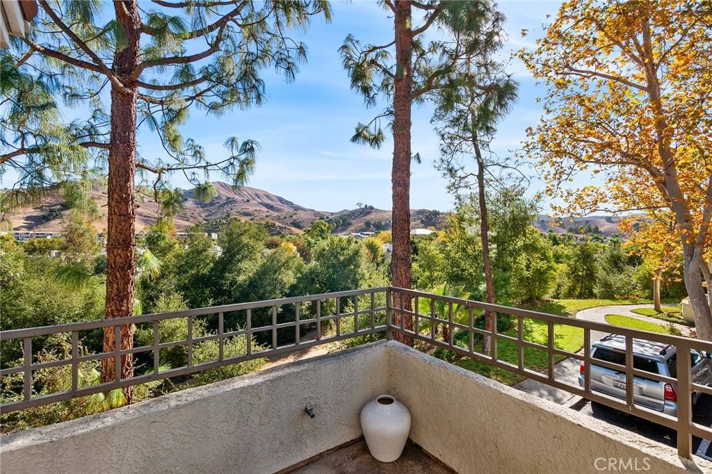 Calabasas, CA 91301,4240 Lost Hills RD #2408