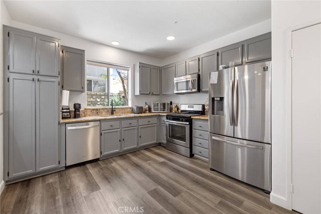 Simi Valley, CA 93065,1678 Larksberry LN