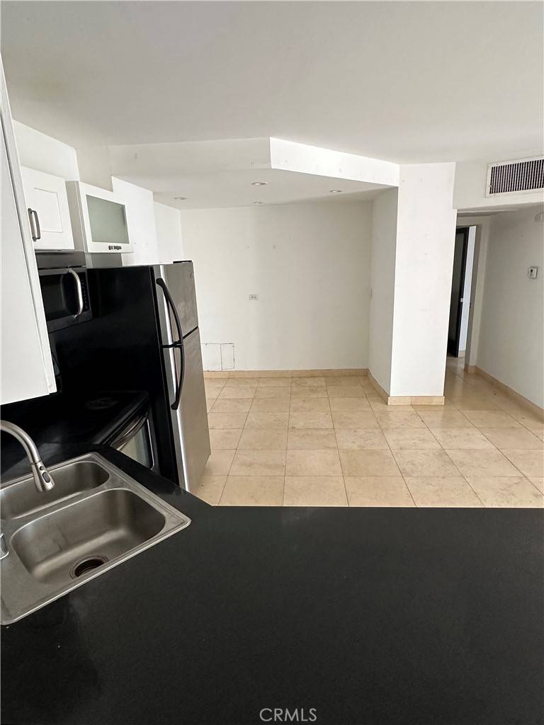 Los Angeles, CA 90027,3949 Los Feliz BLVD #105