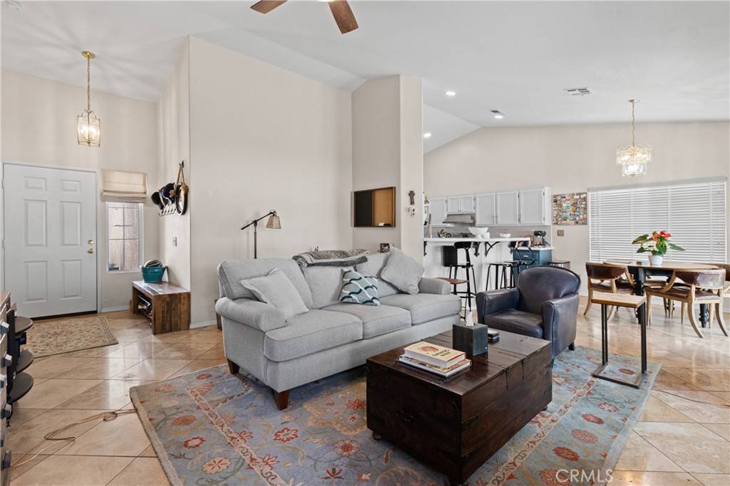 Lancaster, CA 93536,5537 W Avenue L-15