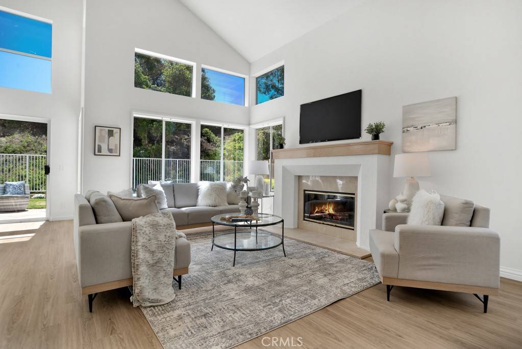 Calabasas, CA 91302,24706 Calle Altamira