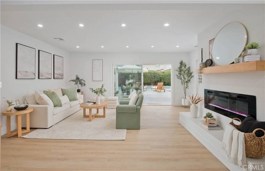 Encino, CA 91316,17909 Erwin ST