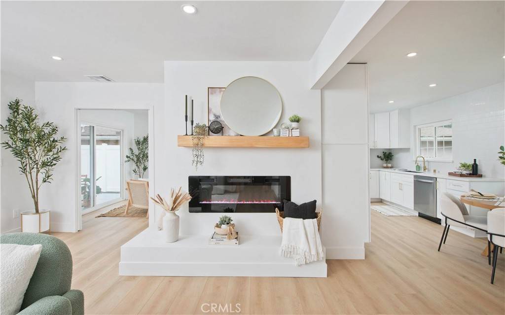 Encino, CA 91316,17909 Erwin ST