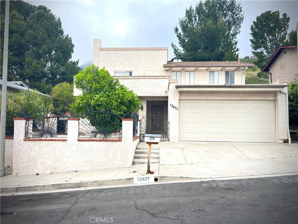 Sylmar, CA 91342,13431 Lochrin LN