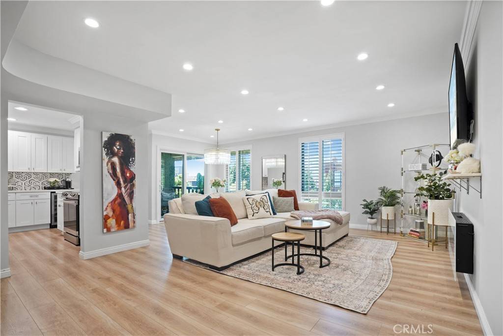 Glendale, CA 91206,510 N Jackson ST #301