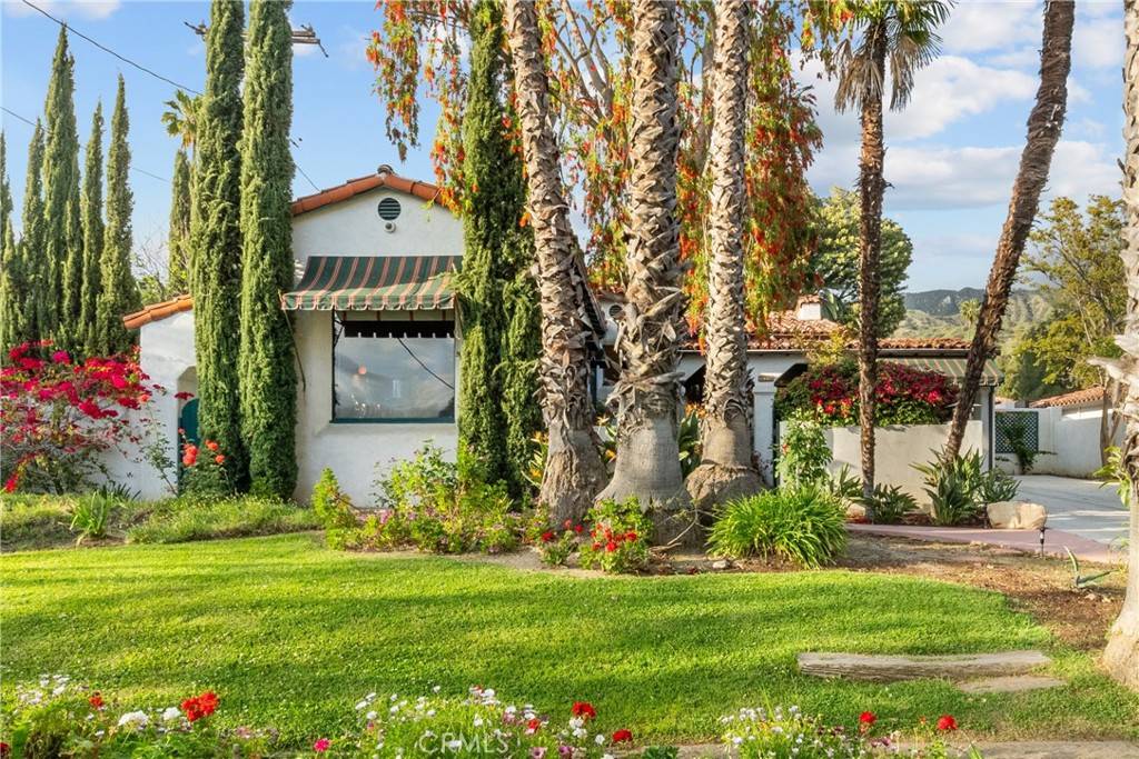 Glendale, CA 91202,919 W Kenneth RD