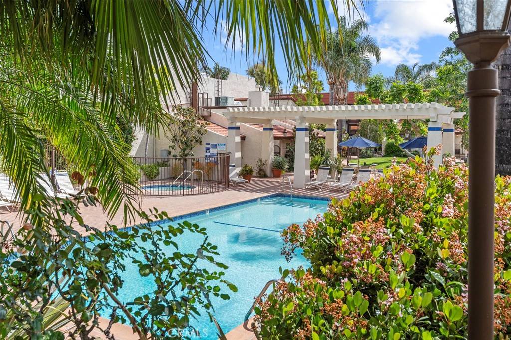 Woodland Hills, CA 91367,22277 1/2 Erwin ST