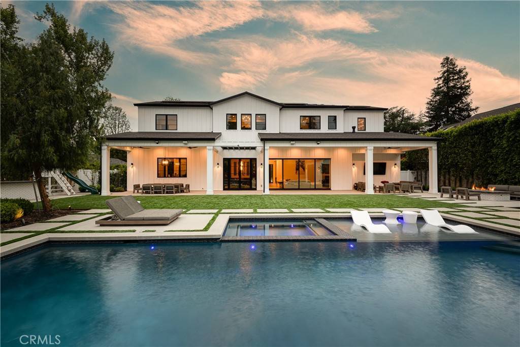 Tarzana, CA 91356,19515 Shirley CT