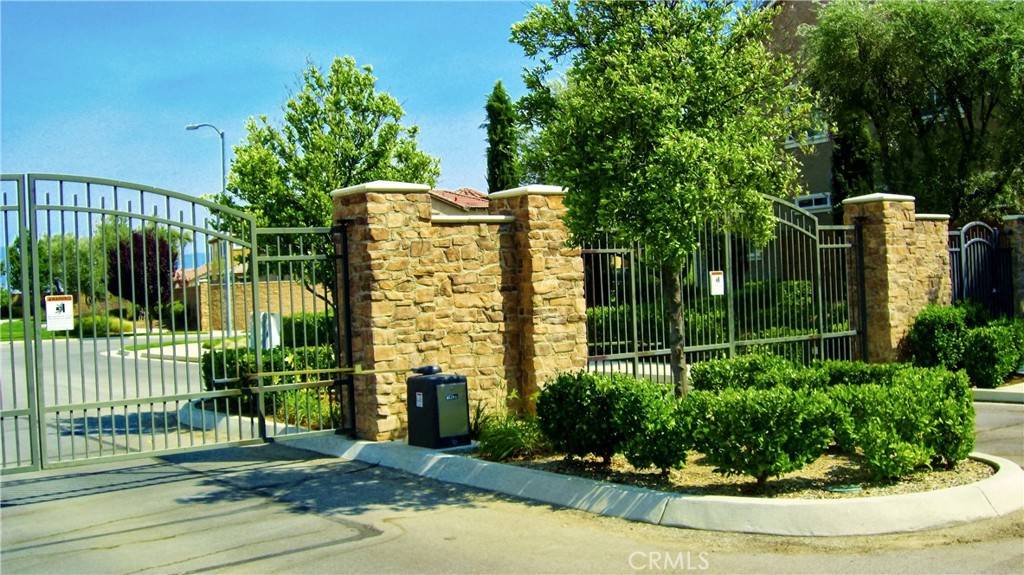 Bakersfield, CA 93306,5206 Village Green LN