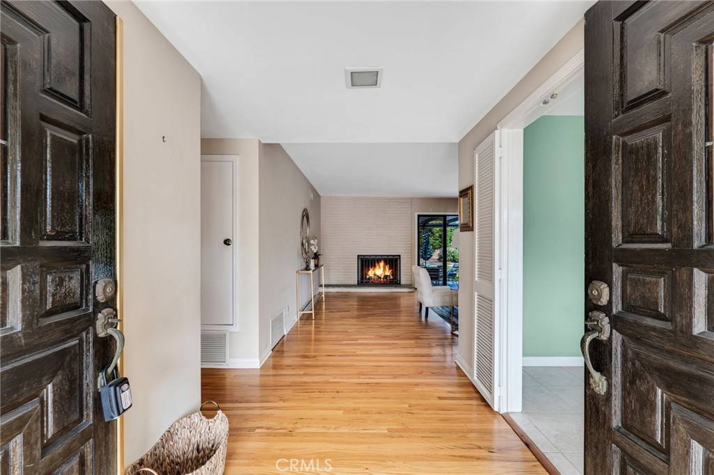 Northridge, CA 91324,9924 Hallack AVE
