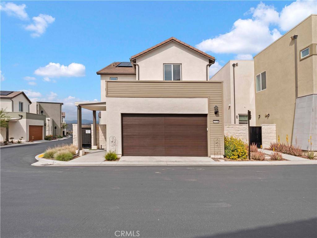 Valencia, CA 91381,27730 Knoll View PL