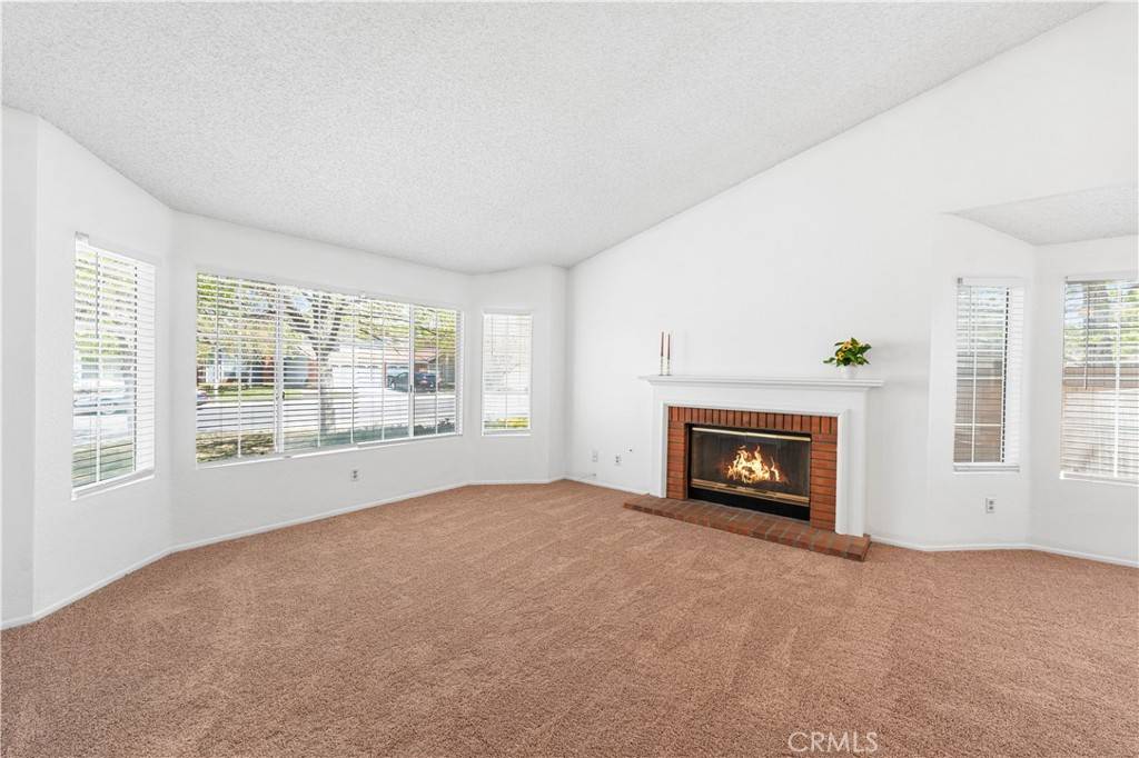 Palmdale, CA 93551,39709 Dover DR
