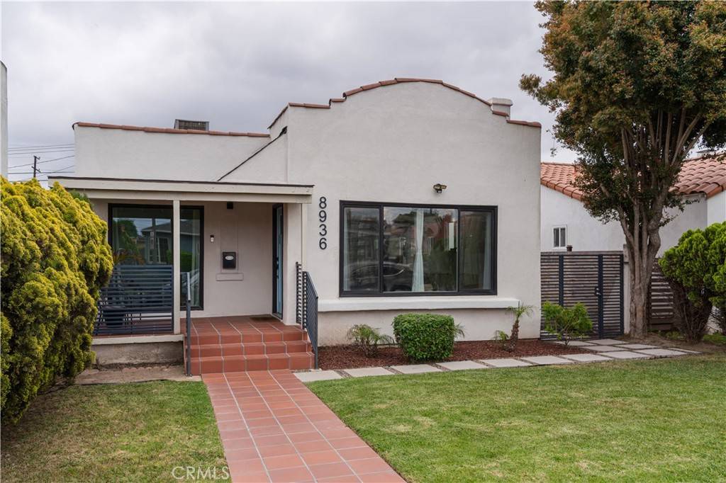 Los Angeles, CA 90047,8936 S Manhattan PL