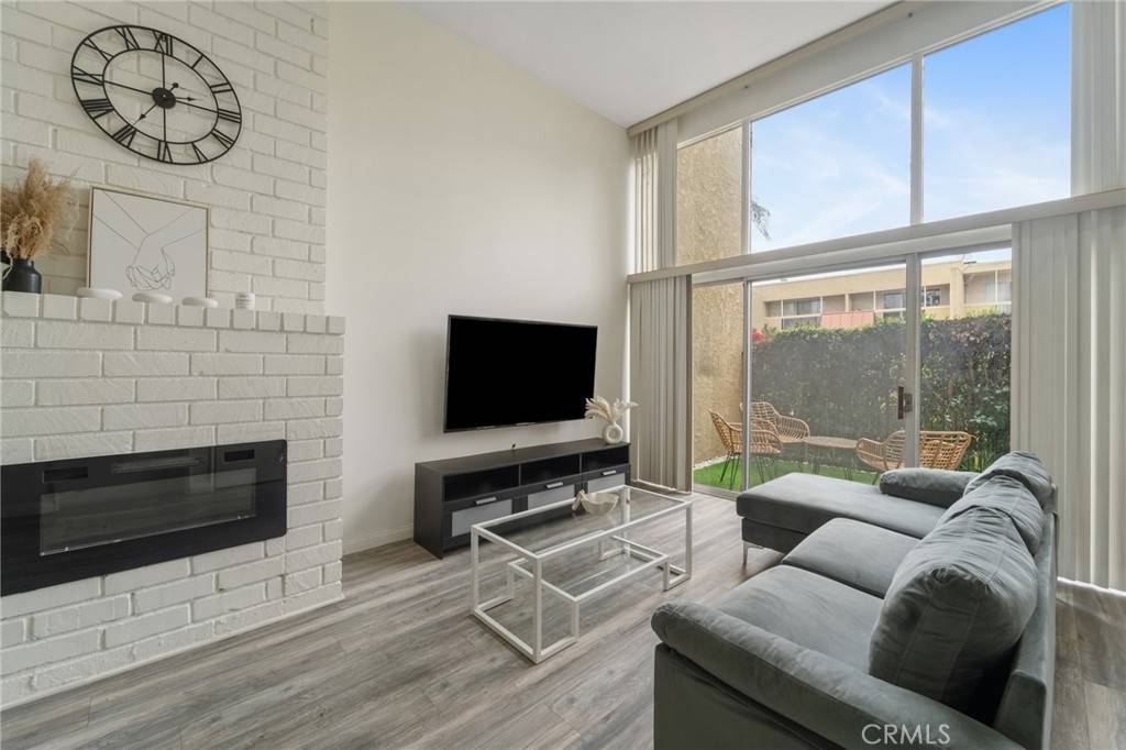 Encino, CA 91316,5409 Yarmouth AVE #3