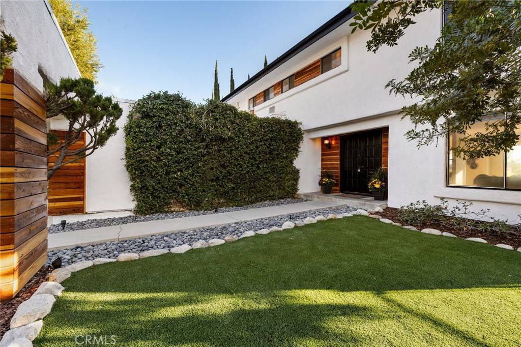 West Hills, CA 91307,7385 Darnoch WAY