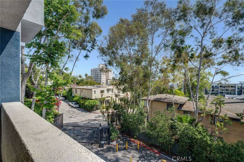 Los Angeles, CA 90068,1940 N Highland AVE #69