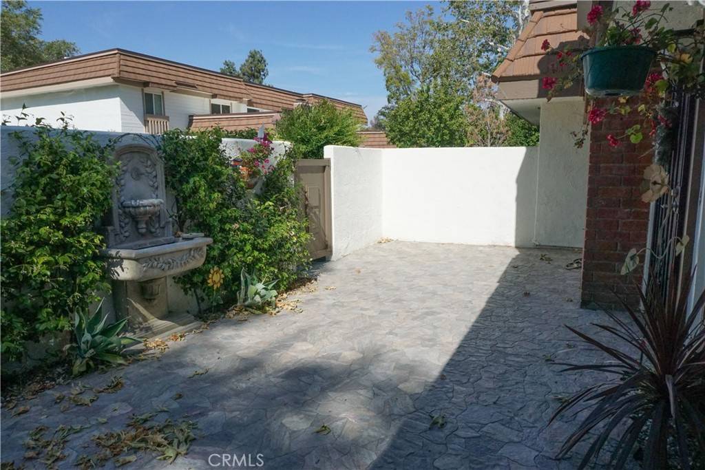 Chatsworth, CA 91311,22258 James Alan CIR #6