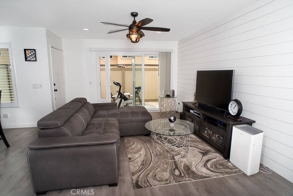 North Hollywood, CA 91605,7431 Shadyglade AVE #4