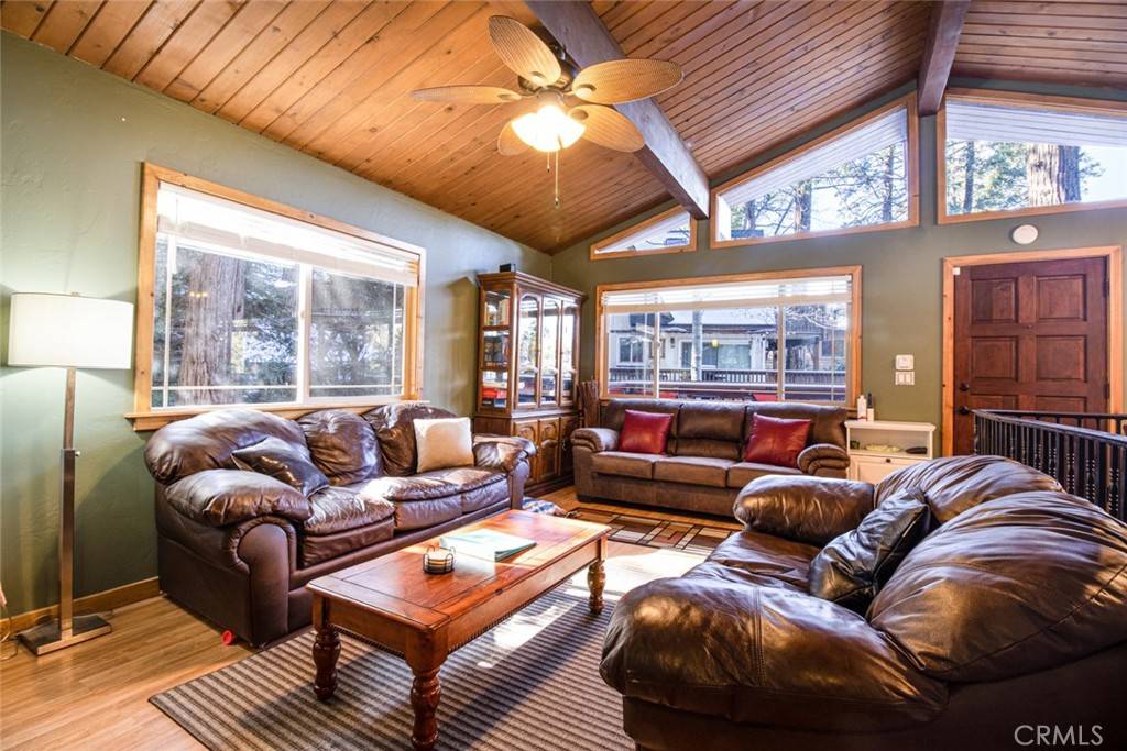 Crestline, CA 92325,24719 Valle DR