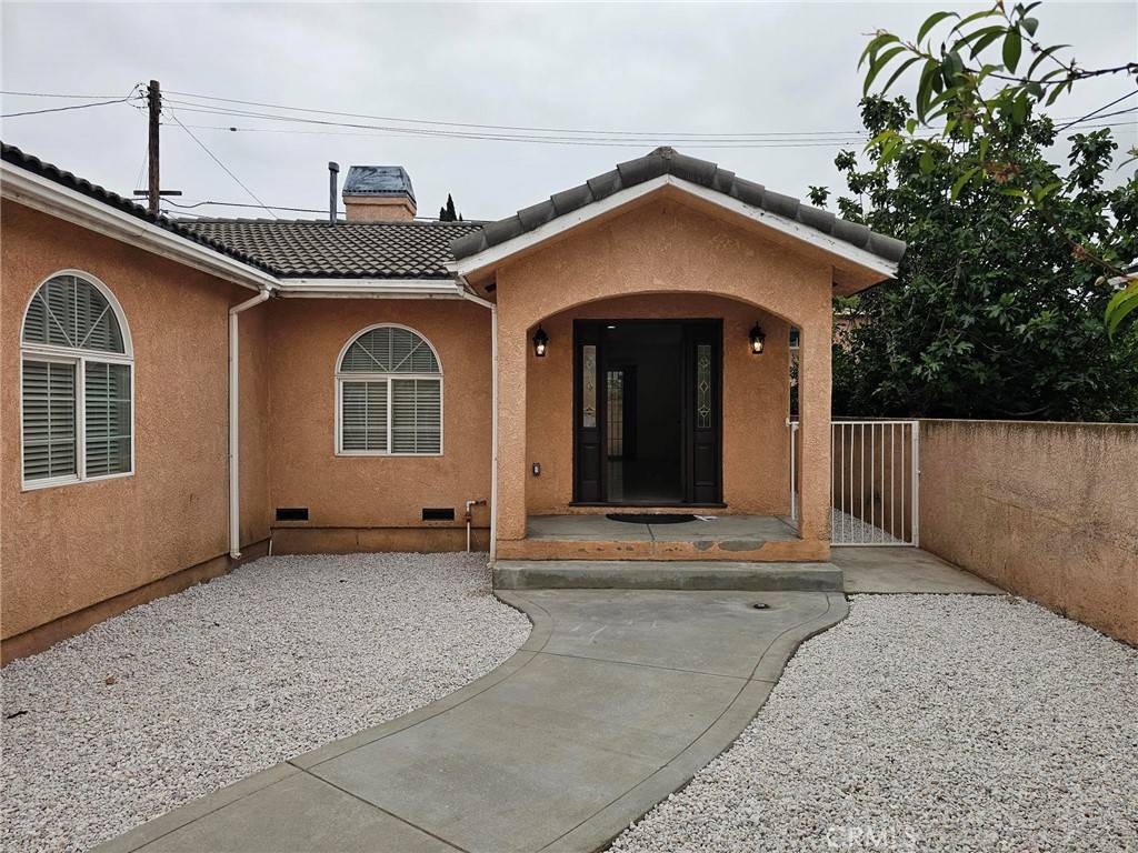 Paramount, CA 90723,16612 Indiana AVE