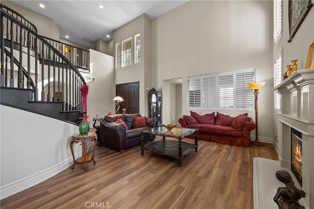 Canyon Country, CA 91387,15355 Michael Crest