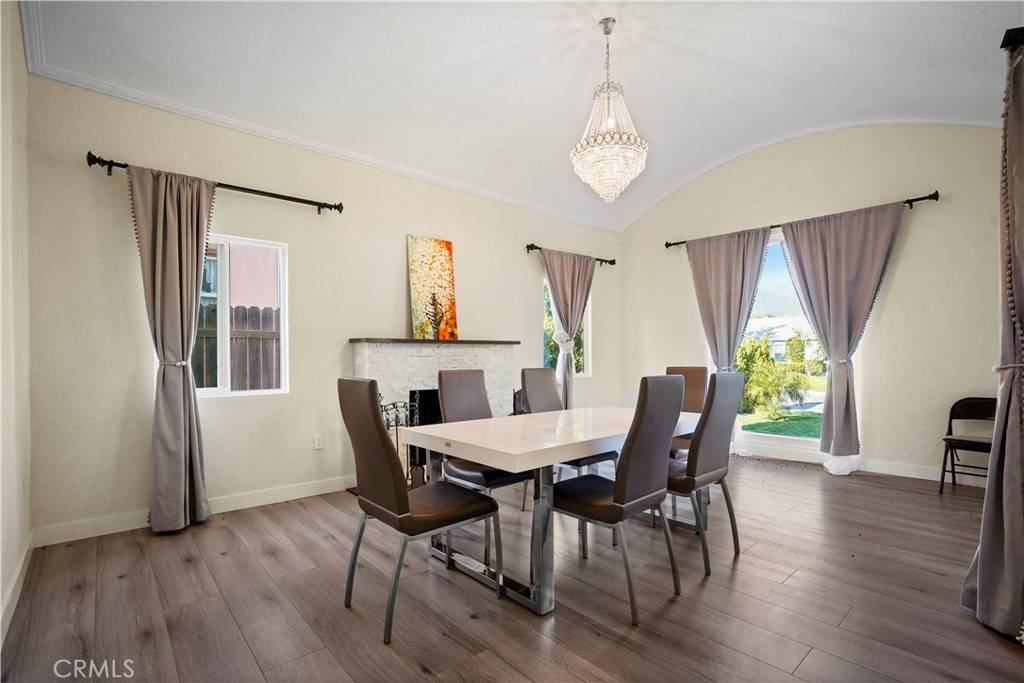 La Canada Flintridge, CA 91011,4615 Grand AVE