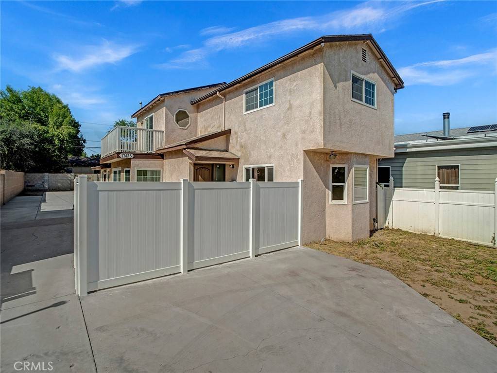 Granada Hills, CA 91344,17425 Los Alimos ST