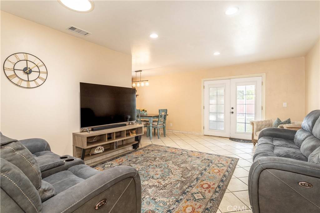 Fullerton, CA 92832,612 Newkirk AVE
