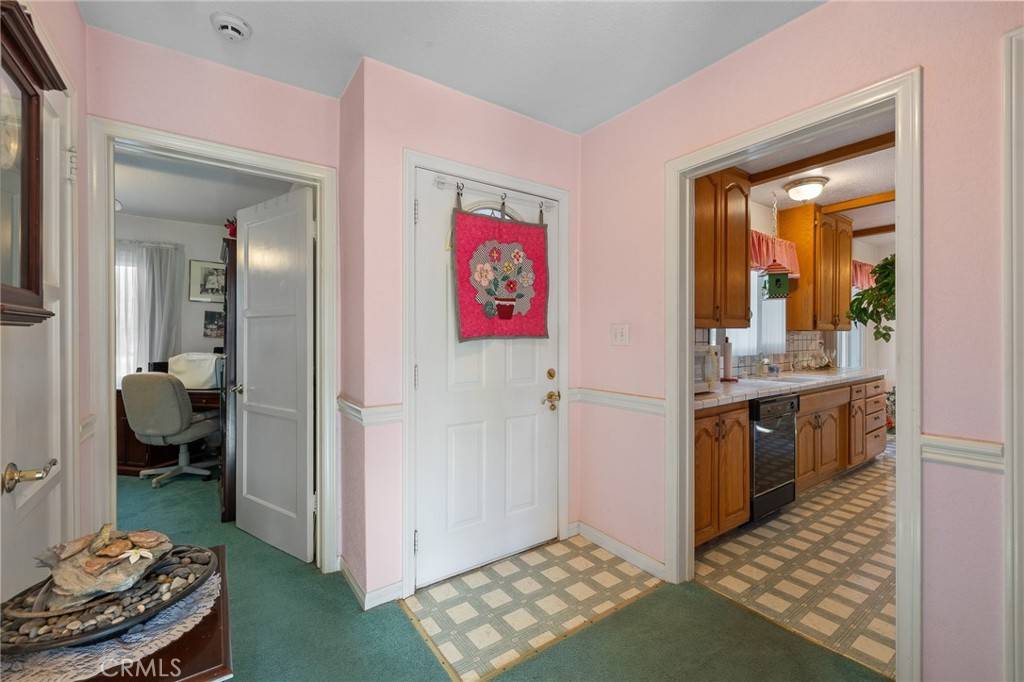 Van Nuys, CA 91406,7307 Oak Park AVE