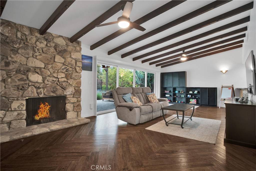 Woodland Hills, CA 91367,22431 Miranda ST