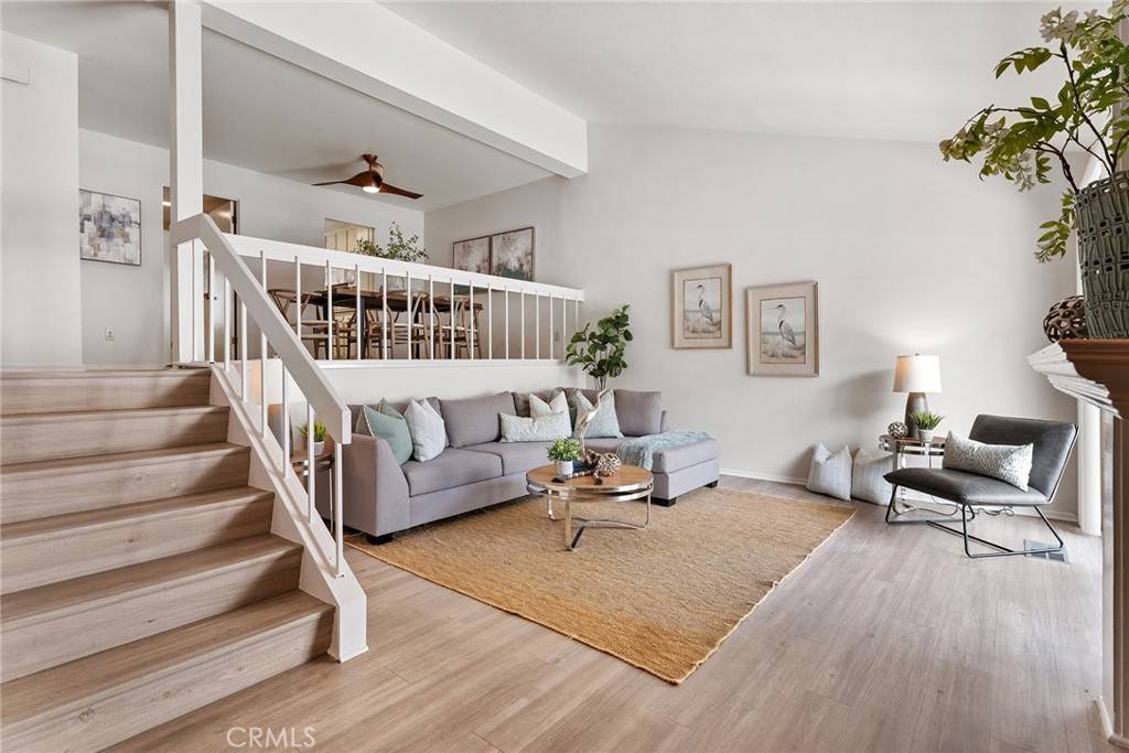 Woodland Hills, CA 91367,22259 1/4 Erwin ST